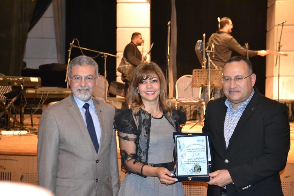 339452704 768519871284527 34408294981784374 n