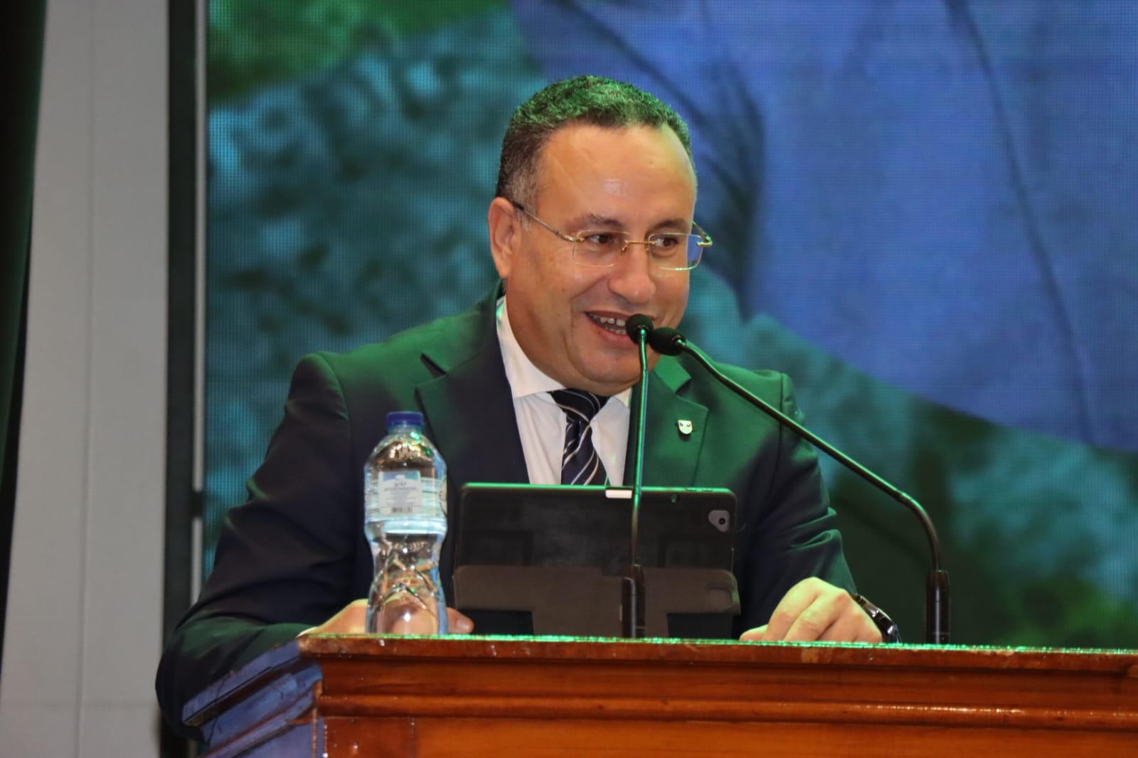 c0b3a886 e858 4c71 a3b6 78cbac0da75e