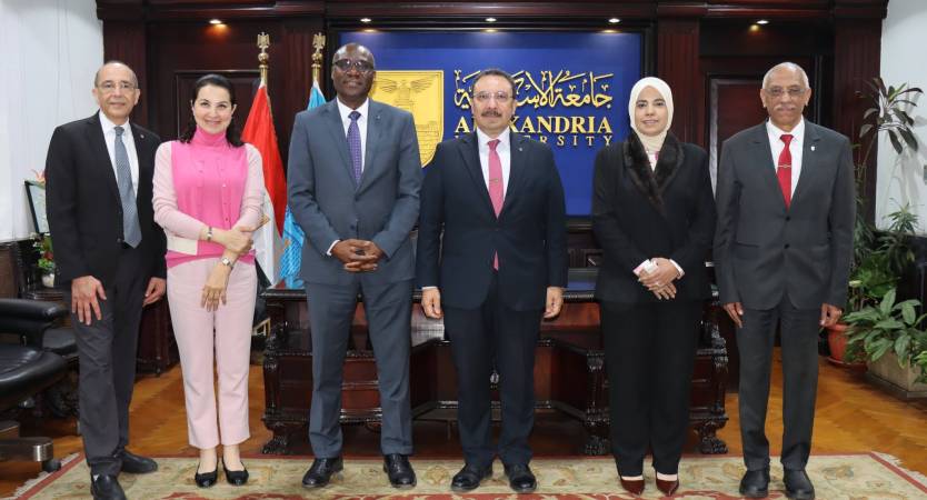 Alexandria University Explores Enhancing Academic and Research Cooperation with Carleton University, Canada