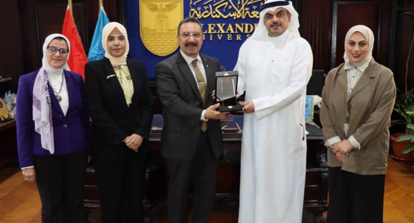 Alexandria University Discusses Enhancing Academic Cooperation with the Kuwaiti Cultural Office