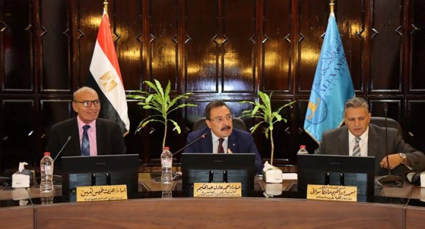 مجلس شؤون التعليم والطلاب يؤكد تعزيز التواصل مع الطلاب وتطوير اللوائح الدراسية ودعم الطلاب الرياضيين